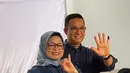 Anies Baswedan dan sang istri tampil kompak dengan kemeja biru navy saat nyoblos [@aniesbaswedan]