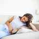 Dalam kondisi ini, yoga hadir sebagai salah satu cara alami yang dapat membantu tubuh beradaptasi dengan rasa nyeri tersebut. [Dok/freepik.com/stefamerpik]