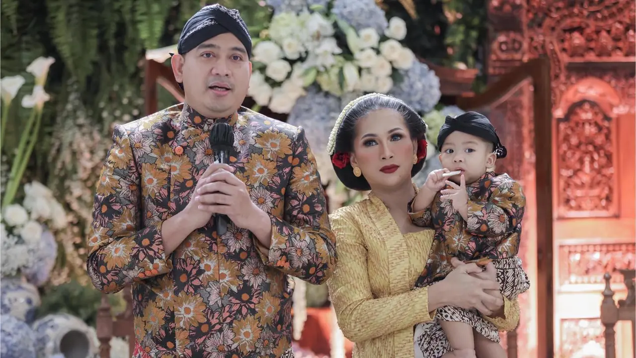 Kental Adat Jawa, Ini 7 Momen Tedak Sinten Anak Tata Jeneeta dan Brotoseno