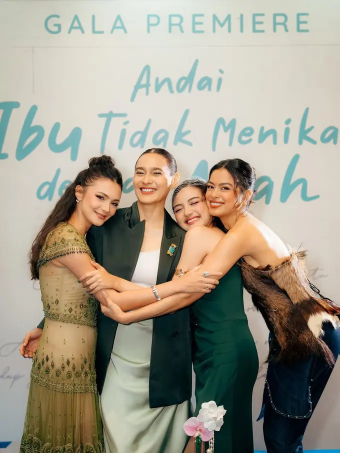 Gaya Kontras Amanda Rawles dengan Lehenga Dress dan Eva Celia yang Bergaya Edgy di Premiere Film Terbaru