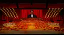 Presiden China Xi Jinping terlihat pada layar selama pertunjukan gala menjelang peringatan 100 tahun berdirinya Partai Komunis China di Beijing, China, 28 Juni 2021. Partai Komunis China akan merayakan HUT ke-100 pada 1 Juli 2021. (AP Photo/Ng Han Guan)