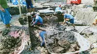 Tim arkeologi UI sedang melakukan eskavasi kapal kuno di Desa Lambur, Tanjung Jabung Timur, Jambi. (Liputan6.com/Gresi Plasmanto)