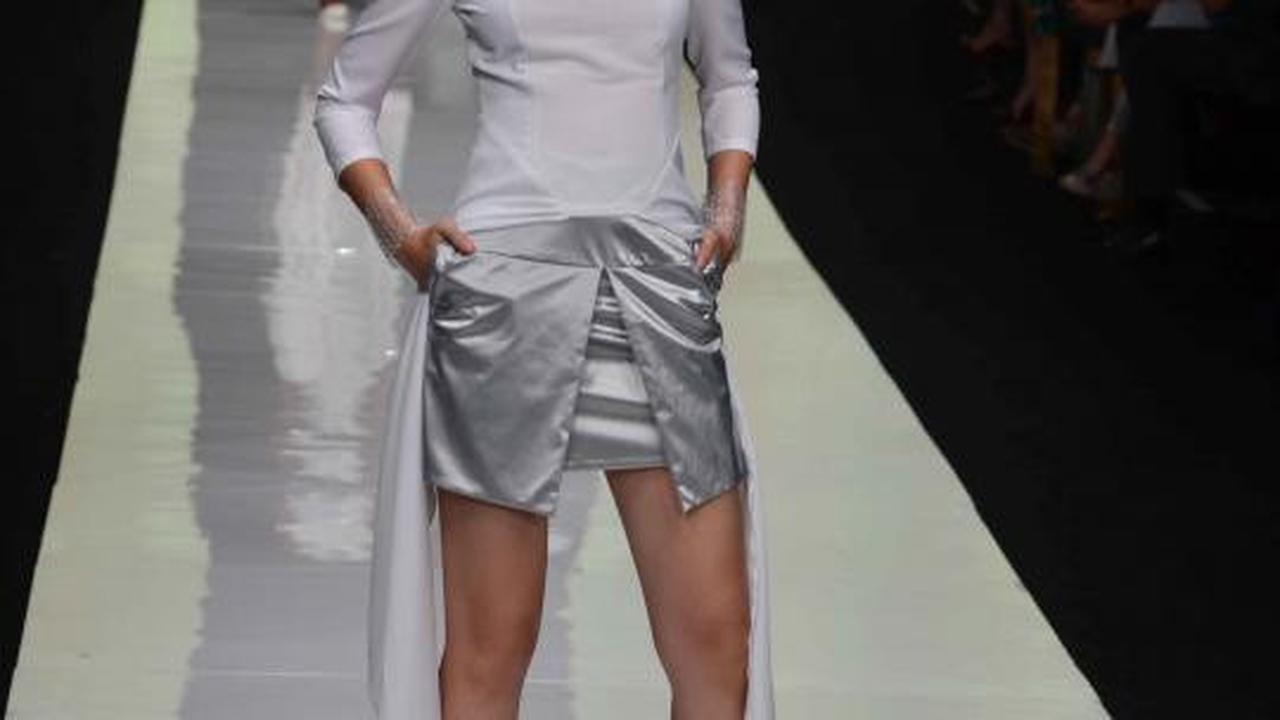 Puluhan model tampil di Jakarta Fashion Week 2013