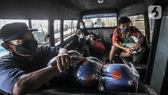 FOTO: Pemprov DKI Jakarta Izinkan Kapasitas Transportasi Umum 100 Persen