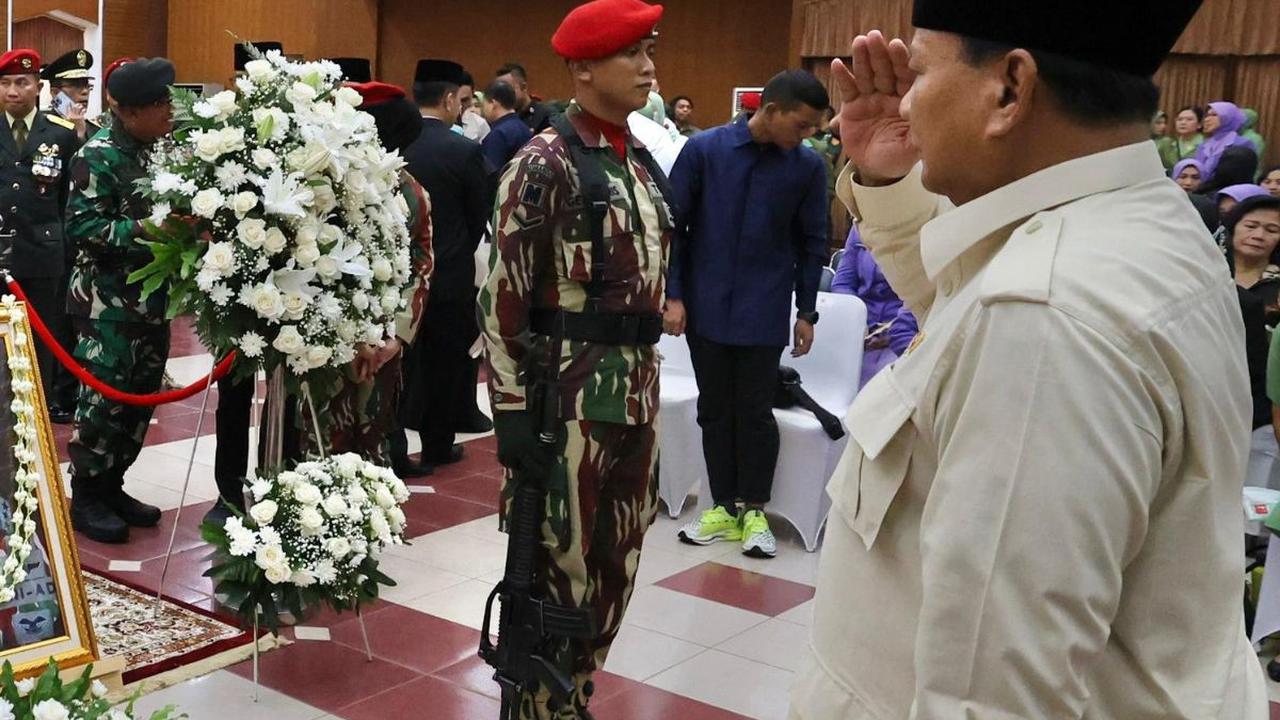Prabowo Beri Penghormatan Terakhir ke Doni Monardo di Markas Kopassus Cijantung