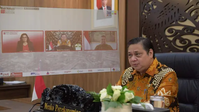 Menteri Koordinator Bidang Perekonomian Airlangga Hartarto dalam Webinar Bisnis Indonesia Mid-Year Economic Outlook 2022 bertema Prospek Pemulihan Ekonomi Indonesia di Tengah Perubahan Geopolitik Global Pasca Pandemi, di Jakarta, Selasa (2/8/2022).