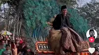 Gus Iqdam naik kepala singabarong (Tangkap layar TikTok)