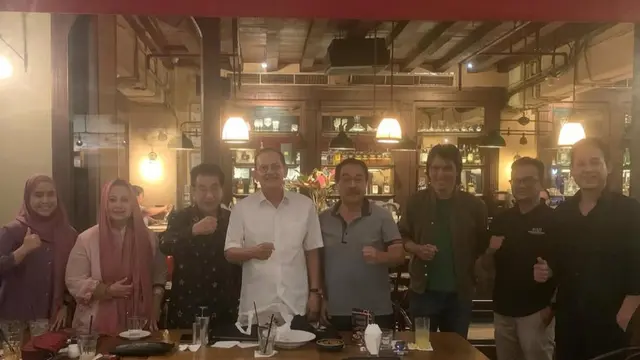 Potret Yessy Gusman Kumpul Bareng dengan Sederet Artis Senior, Kehadiran Once Mekel Curi Atensi (credit: https://www.instagram.com/yessy_gusman/).