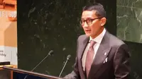 Menparekraf Sandiaga Uno menunjukkan produk sedotan purun saat tampil sebagai pembicara kunci dalam pertemuan UNWTO di markas PBB. (dok. Instagram @sandiuno/https://www.instagram.com/p/CdKpGq7pRAs/Dinny Mutiah)