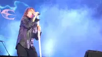 Vokalis Europe, Joey Tempest, tampil komunikatif di Volcano Rock Festival Boyolali. (Liputan6.com/Edu Krisnadefa)