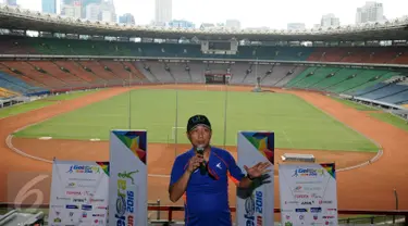 Benhur Panjaitan memberikan keterangan terkait pelaksanaan Gelora Run 2016 di Stadion GBK Jakarta, Rabu (18/5/2016). Rencananya, Gelora Run 2016 akan digelar pada Minggu (22/6) dan diikuti sekitar 1500 peserta. (Liputan6.com/Helmi Fithriansyah)