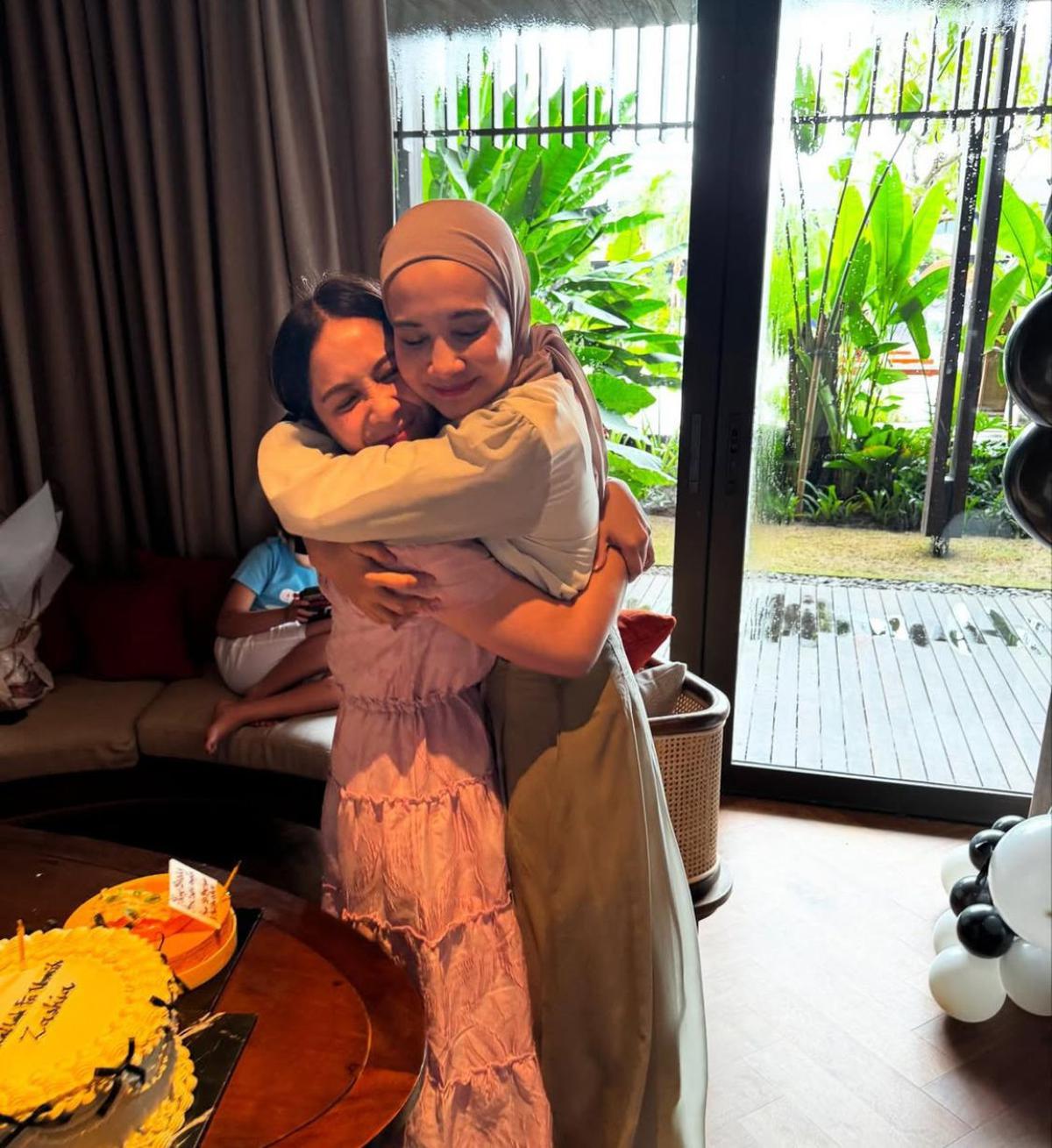 Momen Mengharukan Zaskia Sungkar dan Nagita Slavina Berpelukan, Bukti Persahabatan Sejati