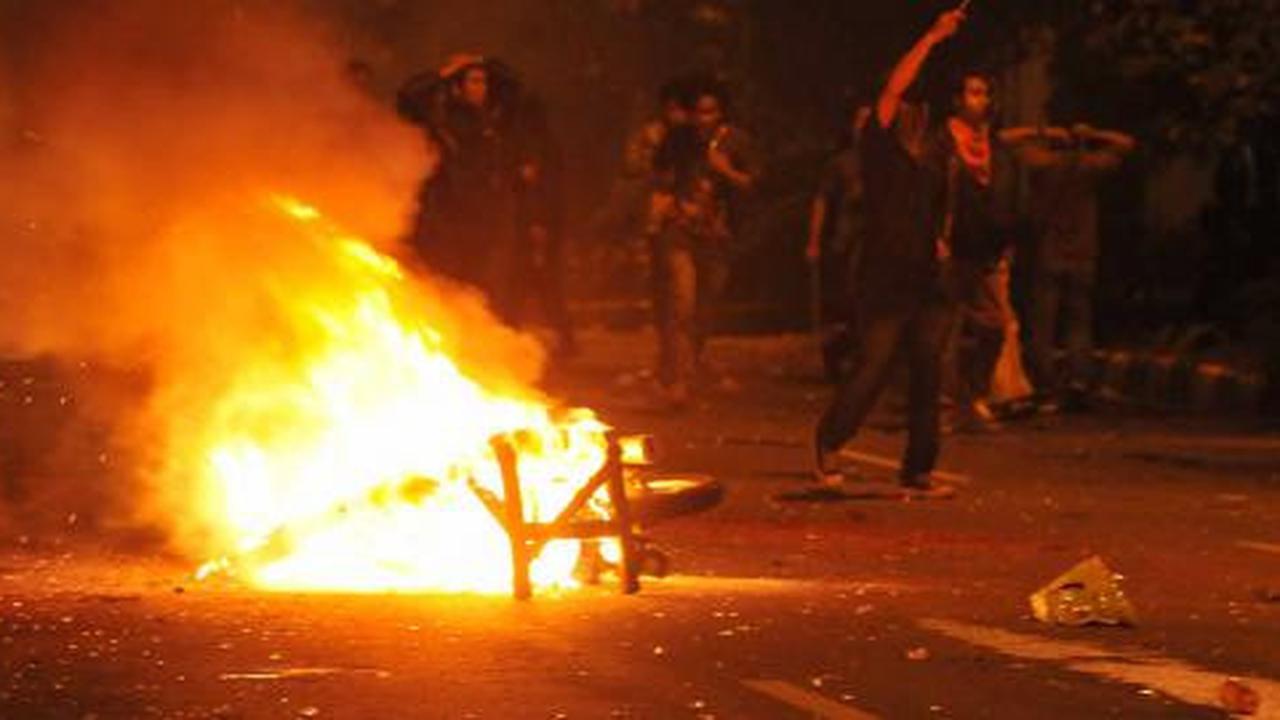 Demonstran di DPR lari ke arah Semanggi
