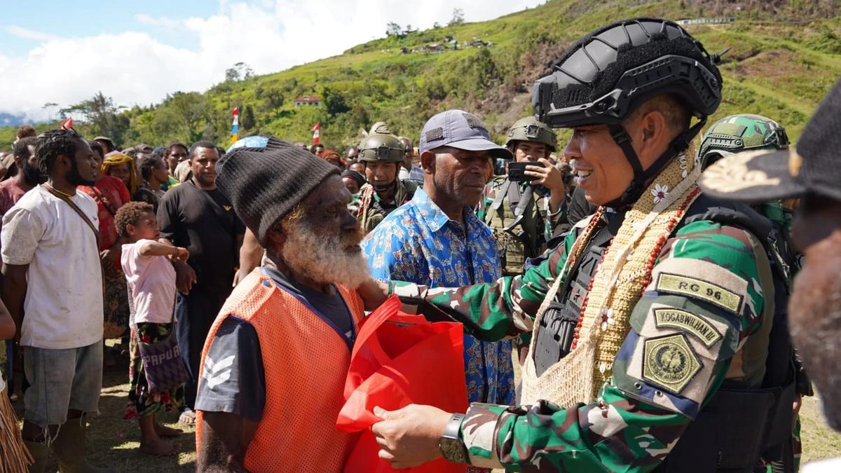 FOTO: Delapan Anggota TPNPB OPM Kiwirok Kembali ke NKRI