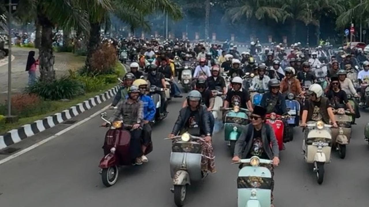 10.000 Scooter Sarungan Peringati Harlah 100 Tahun Ponpes Al Falah Ploso
