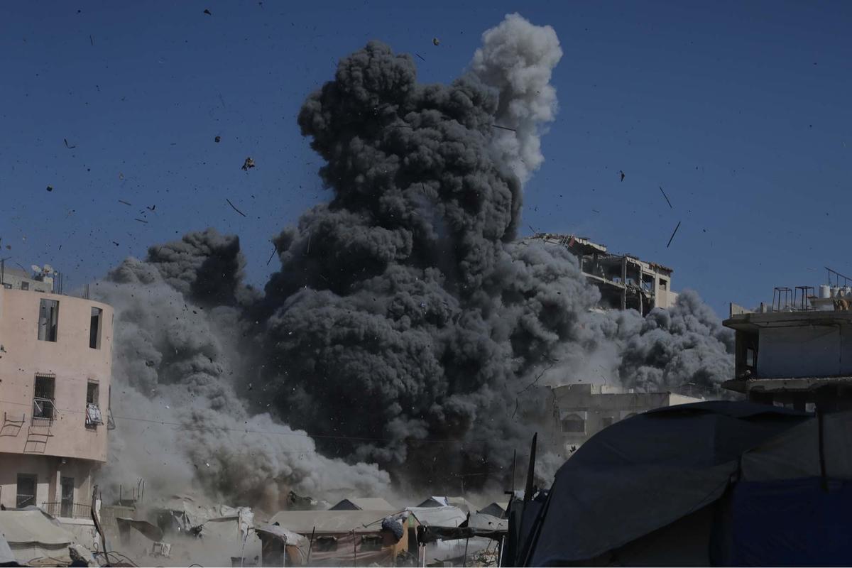 FOTO: Detik-detik Rudal Israel Hantam Gedung Bertingkat di Gaza, Warga Tetap Bertahan di Tengah Gempuran