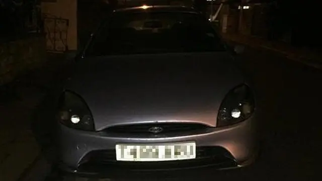 Mobil dengan pencahayaan gelap