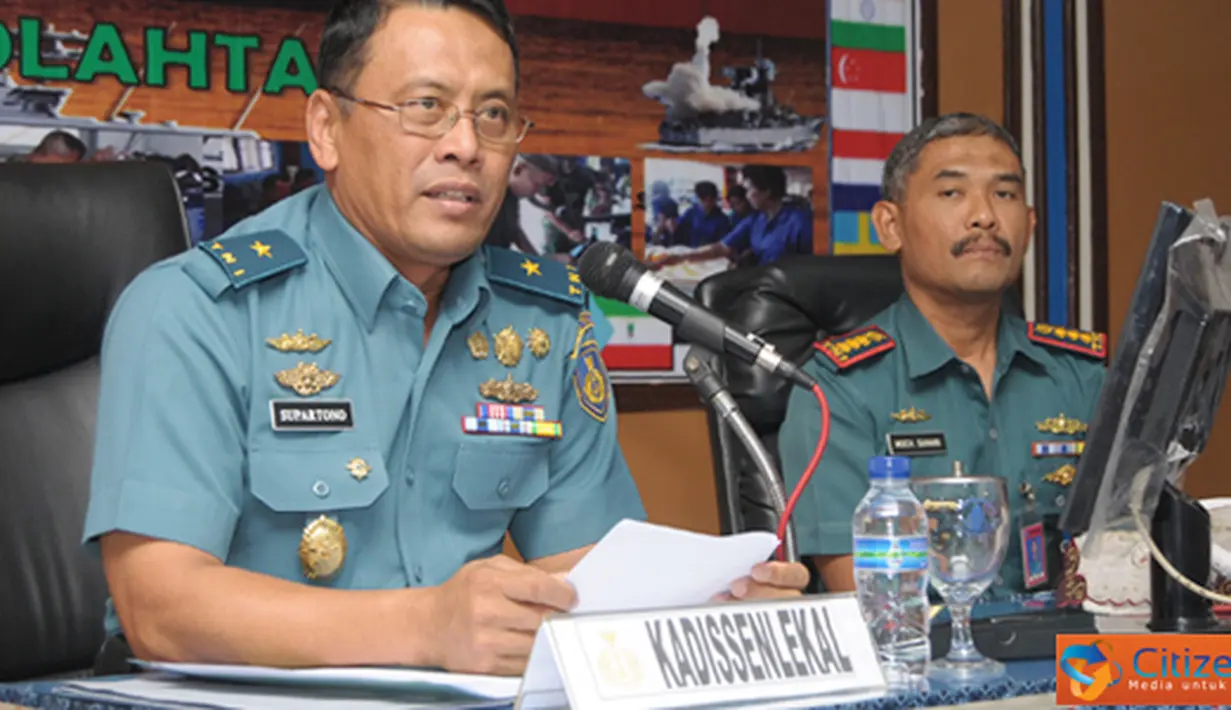 Citizen6, Surabaya: Sebanyak 76 Siswa Diktukpa Angkatan ke-41 Korps Suplai dan Elektronika yang tengah digembleng di Kodikdukum, Kobangdikal mendapatkan pembekalan dari para Pembina Korps (Chief Corps), Senin (3/9). (Pengirim: Penkobangdikal)