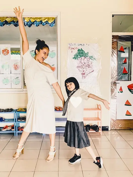 Meski hak asuh jatuh ke tangan Ben Kasyafani, Marshanda tetap memberikan perhatian pada putri semata wayangnya. (Liputan6.com/IG/@marshanda99)
