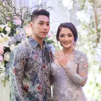 Siti Badriah lamaran dengan Krisjiana Baharudin. (Instagram @yanti_gesrek)