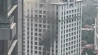 Kebakaran terjadi di lantai 5 Apartemen Pavilion, Jalan K.H. Mas Mansyur, RT 12/RW 11, Kelurahan Karet Tengsin, Kecamatan Tanah Abang, Jakarta Pusat, Jumat (4/9/2026). (Foto: Tangkapan Layar Sosmed)