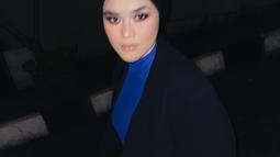 Dalam keterangan unggahan Instagram, Sivia sangat bersyukur bisa diberi amanah dengan dikaruniai anak pertama. "Alhamdulillah aku sangat rendah hati dan diberkati karena ada manusia kecil ini tumbuh di dalam tubuh saya," tulis wanita kelahiran 14 Februari 1997 itu dalam bahasa Inggris. (Liputan6.com/IG/@siviazizah)