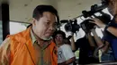 Bupati Lombok Barat nonaktif, Zaini Arony menjalani pemeriksaan di gedung KPK, Jakarta, Rabu (15/4/2015). Zaini merupakan tersangka kasus dugaan pemerasan terkait permohonan izin pengembangan kawasan wisata di daerahnya. (Liputan6.com/Andrian M Tunay)
