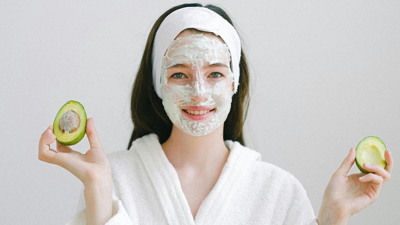 Kulit Bersinar Lagi! Solusi Masker Buah untuk Menghilangkan Kulit Kusam
