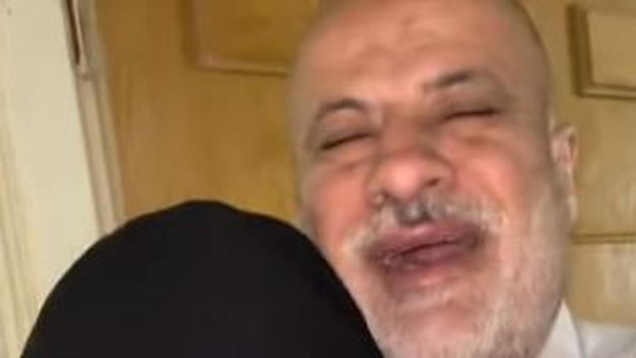 "Allahuakbar," ucapnya.