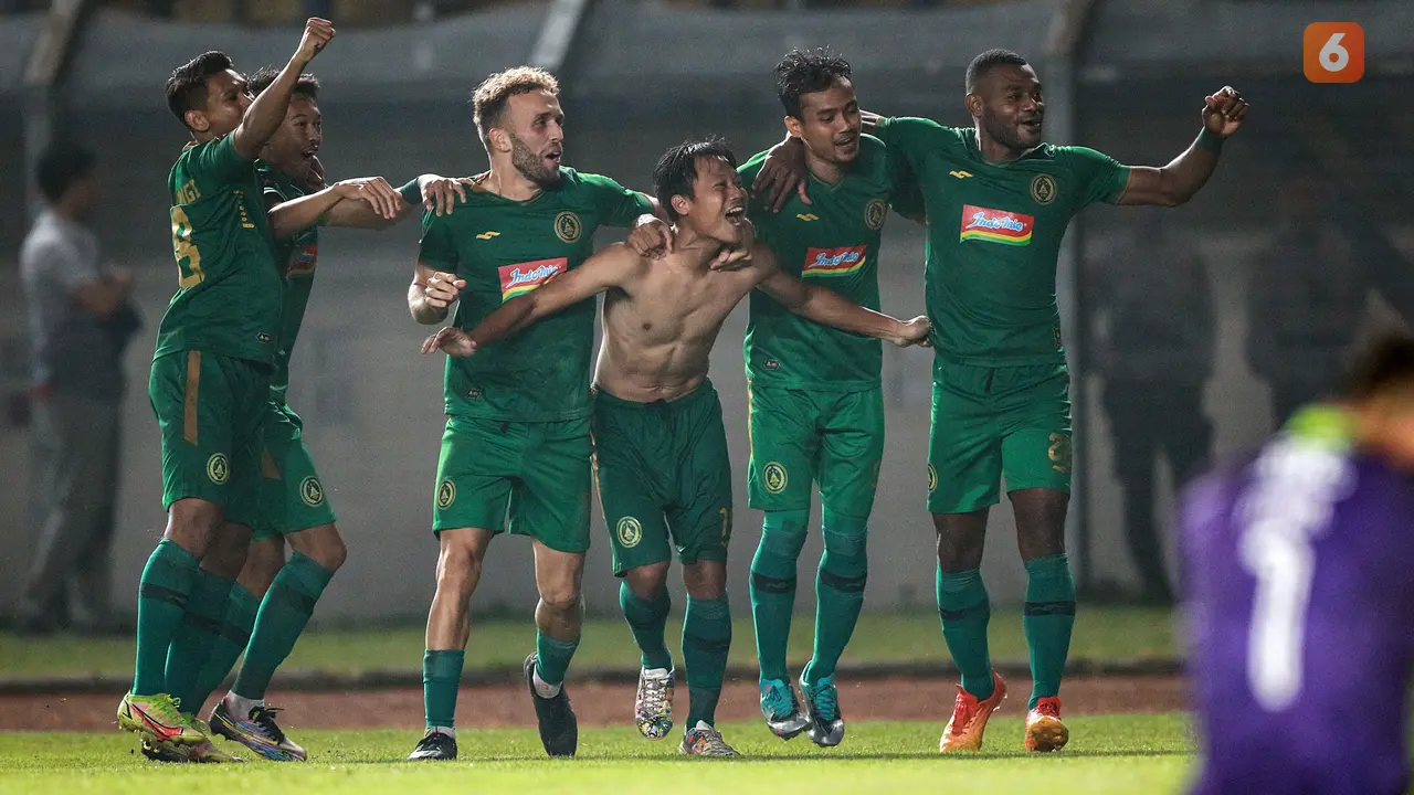 Foto: Ekspresi Drama Adu Penalti di Perempat Final Piala Presiden 2022, Persib Bandung Dikalahkan PSS Sleman