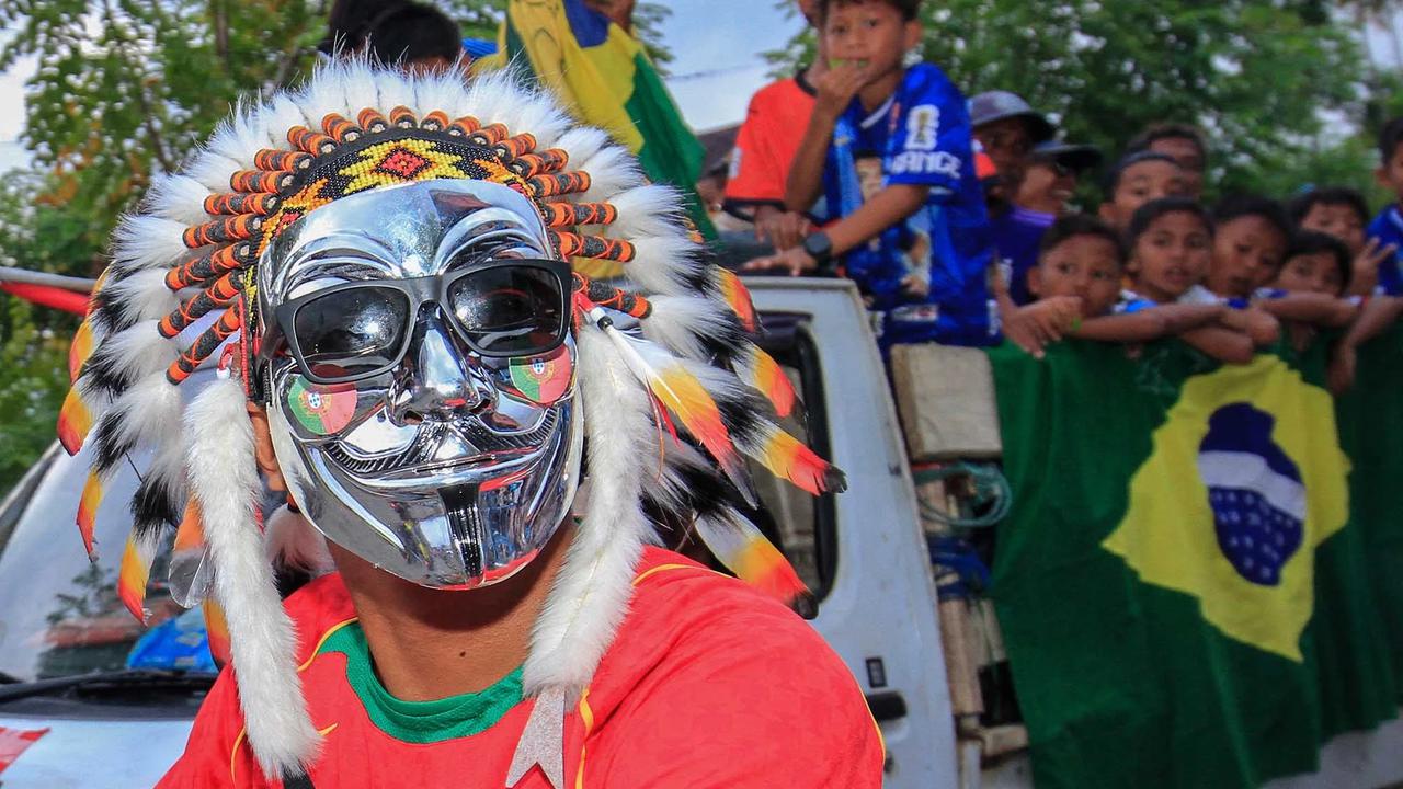 FOTO: Ratusan Warga Gelar Konvoi Sambut Piala Dunia 2026 k