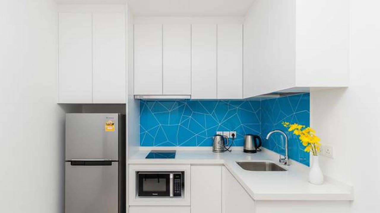 7 Desain Dapur Kecil 2x2 Meter Muat Kulkas dan Kitchen Set, Hemat Ruang Maksimal
