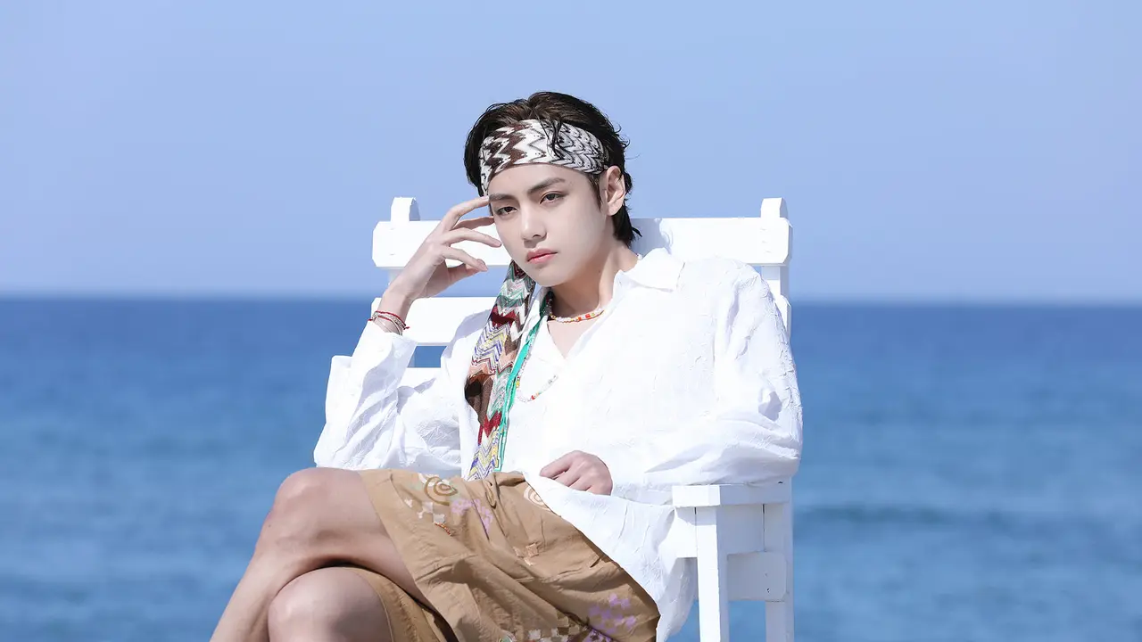 V BTS. (Facebook/ BTS (방탄소년단))