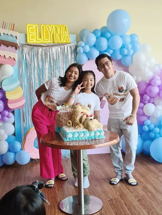 [Instagram/ellynatirta]