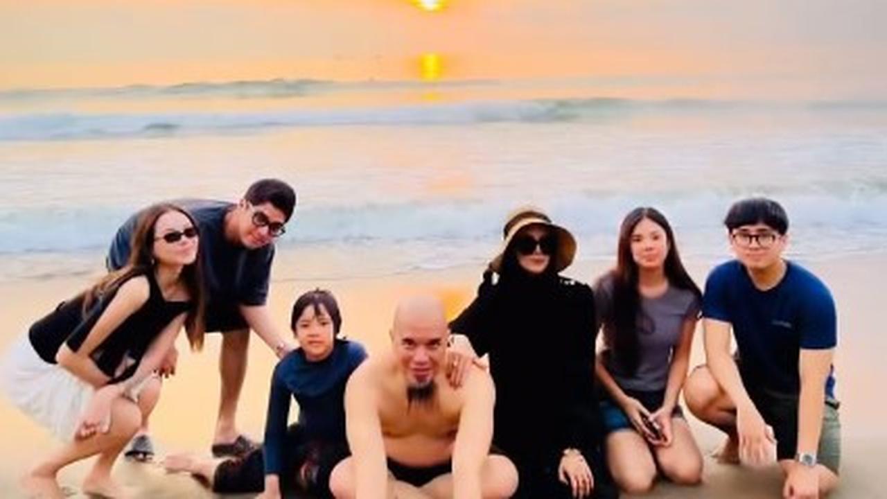 7 Potret Mulan Jameela dan Ahmad Dhani Nikmati Liburan Bareng Anak-Anak, Ada Alyssa Daguise si Calon Mantu