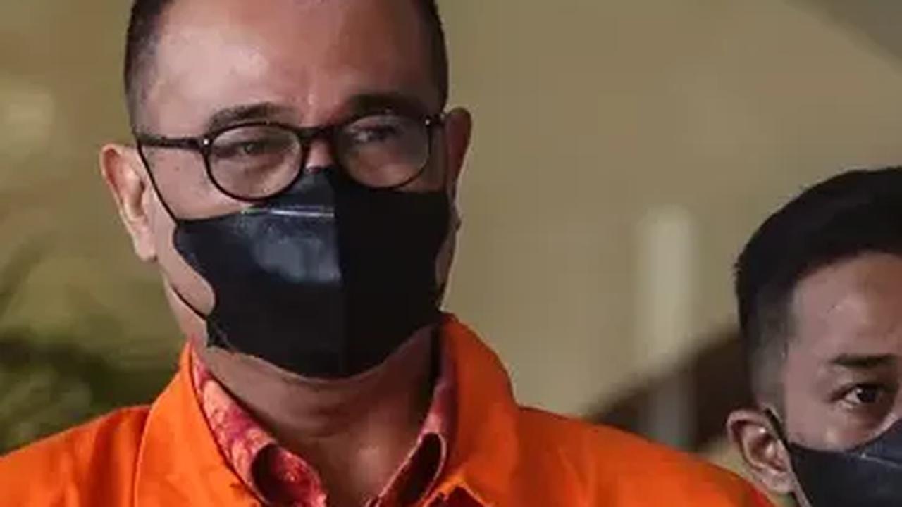 "Ini menjadi bagian dari apa, anggap uji, karena tidak menjadi kebiasaan KPK penyelidikannya berbasis LHKPN," Ghufron menambahkan.