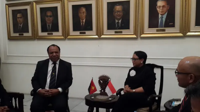 Menteri Luar Negeri Papua Nugini Rimbink Pato dan Menteri Luar Negeri RI Retno Marsudi di Kemenlu RI (19/7/2018) (Rizki Akbar Hasan / Liputan6.com)