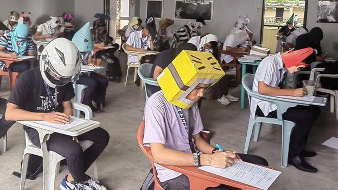 topi unik saat ujian