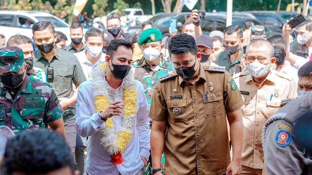 Raffi Ahmad di Medan Zoo