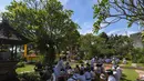 Hari Raya Galungan dirayakan umat Hindu sebagai hari kemenangan kebaikan atau kebenaran (Dharma) atas kejahatan (Adharma). (merdeka.com/Arie Basuki)