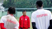 Jafri Sastra bantah dipecat Persipura, melainkan mundur atas kemauannya sendiri. (Bola.com/Fahrizal Arnas)