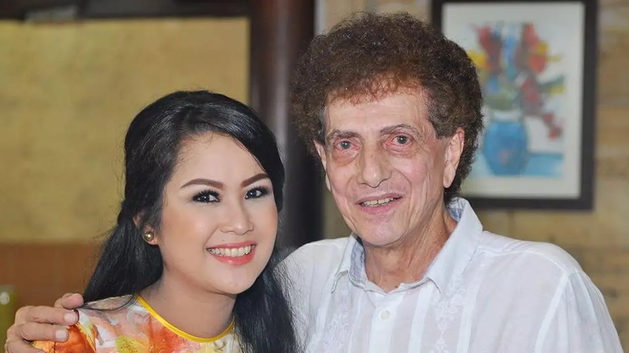 [Fimela] Ahmad Albar dan Dewi Sri Astuti