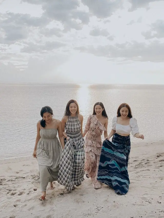 Siapkan Pesta Pernikahan, Ini 7 Potret Liburan Nikita Willy di Sumba