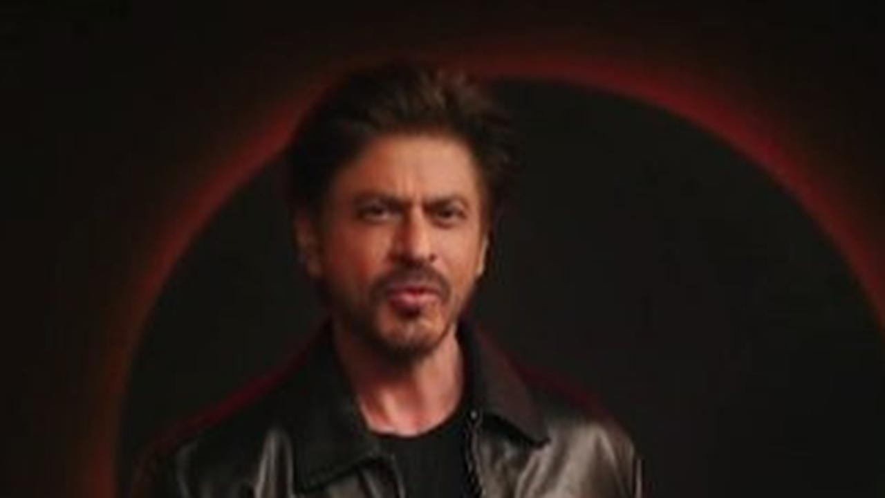Potret Shahrukh Khan 'Bertengkar' dengan Aryan Khan yang Kini Jadi Sutradara, Kocak
