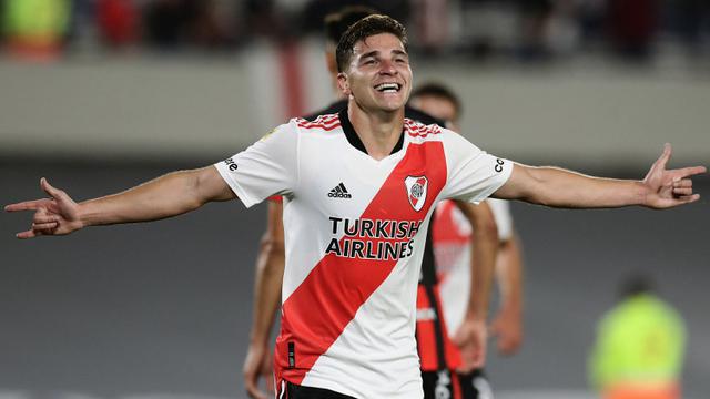 Foto: 5 Pemain Argentina yang Pernah Berseragam Manchester City di Liga Inggris, termasuk Rekrutan Terbaru Julian Alvarez