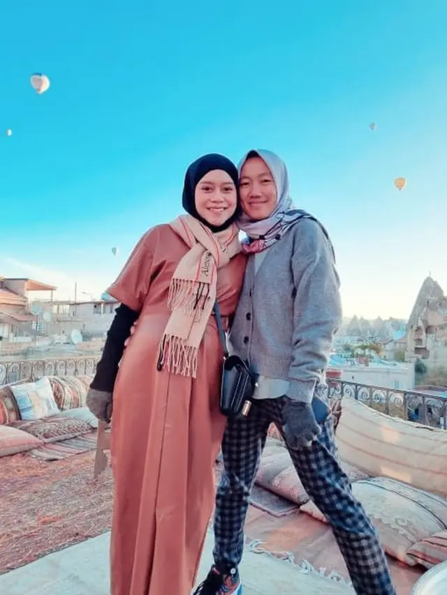 Novi, asisten Lesti Kejora (Instagram//novhi_thariend)