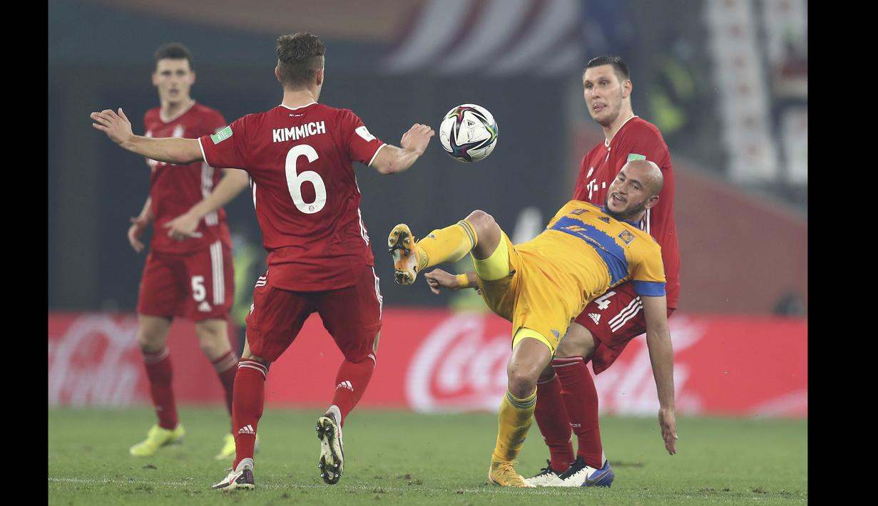 Bayern tampil menekan sejak bola digulirkan, Pada menit ke-18, Joshua Kimmich sukses membobol gawang Tigres namun sayangnya, gol tersebut dianulir VAR. (Foto: AP)