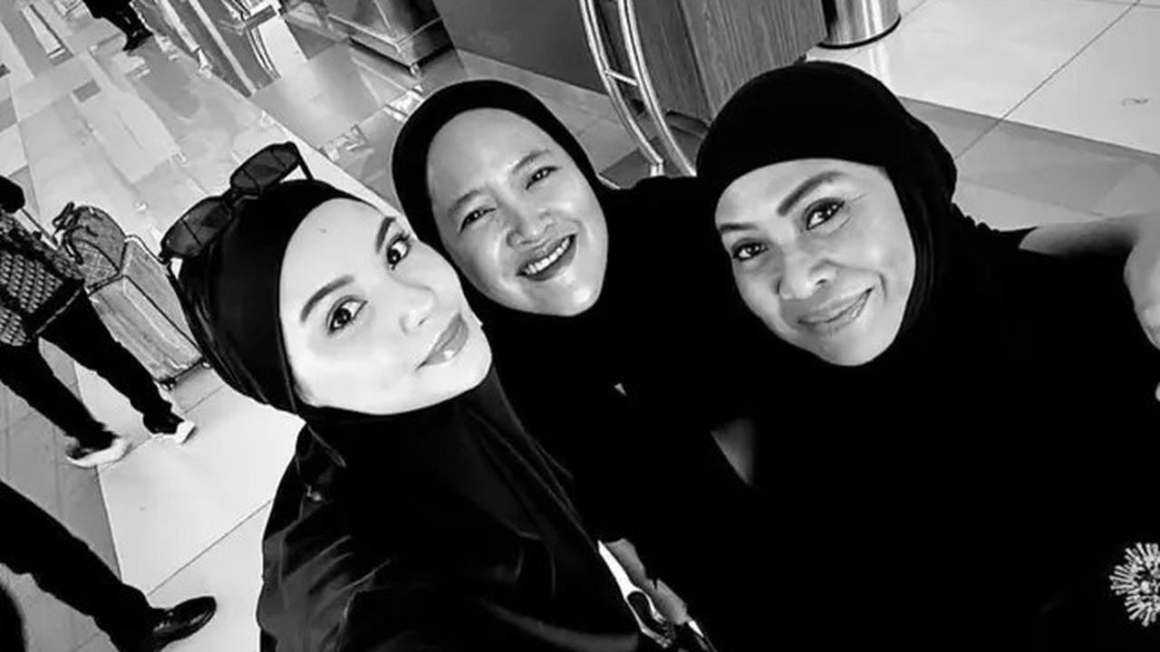 7 Potret Alyssa Daguise Tunangan Al Umroh, Tepis Kabar Pacaran Beda Agama