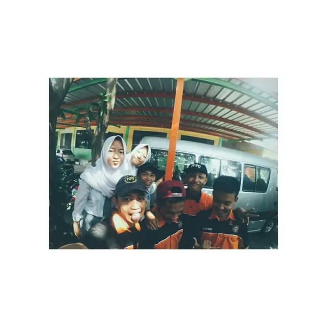 6 Potret jadul Nissa Sabyan dari kecil hingga kini, parasnya nggak banyak berubah sejak SMA