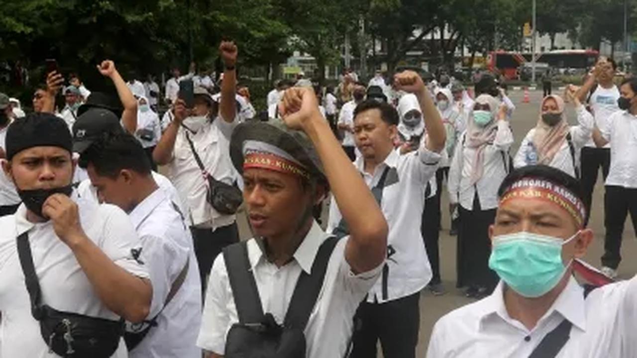"Nah formatnya seperti apa, finalnya kita bahas RUU ASN bulan depan sudah bisa kita sahkan," kata Anas.